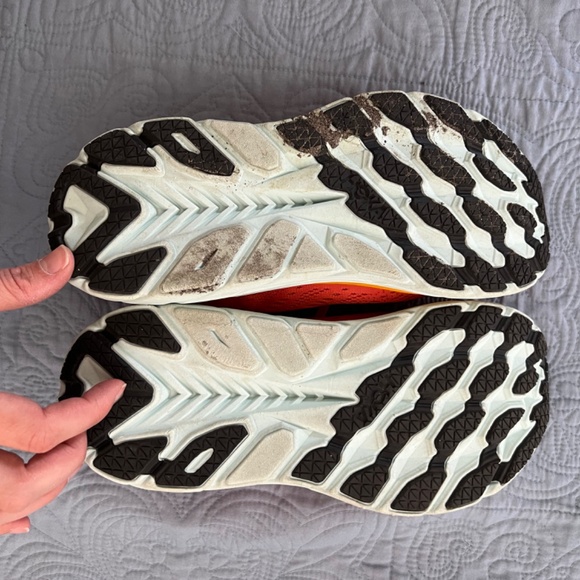 EUC Orange/Purple Hoka Clifton 8, Size 8.5 - Picture 4 of 5